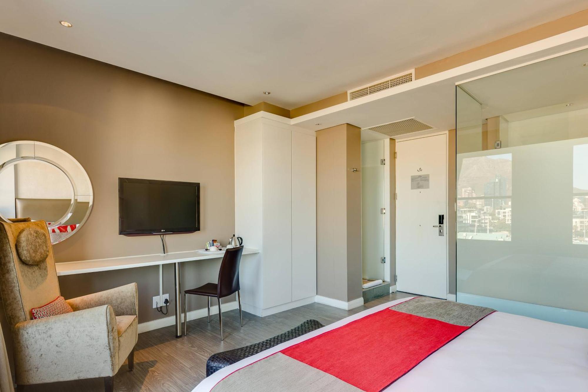 Protea Hotel By Marriott Cape Town Waterfront Breakwater Lodge Экстерьер фото