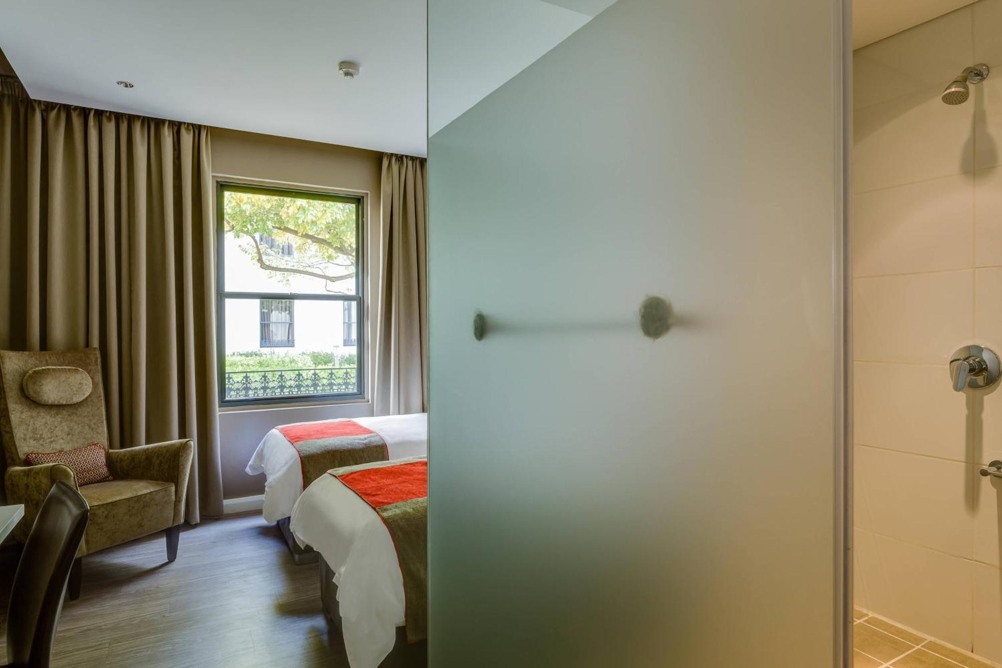 Protea Hotel By Marriott Cape Town Waterfront Breakwater Lodge Экстерьер фото